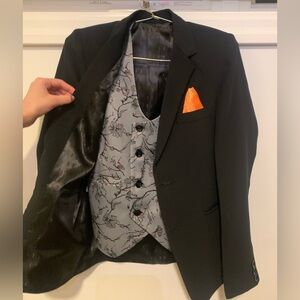 ** NEW Luxury Style** Kids Elegant Black Blazer with Gray Patterned Vest Size 34